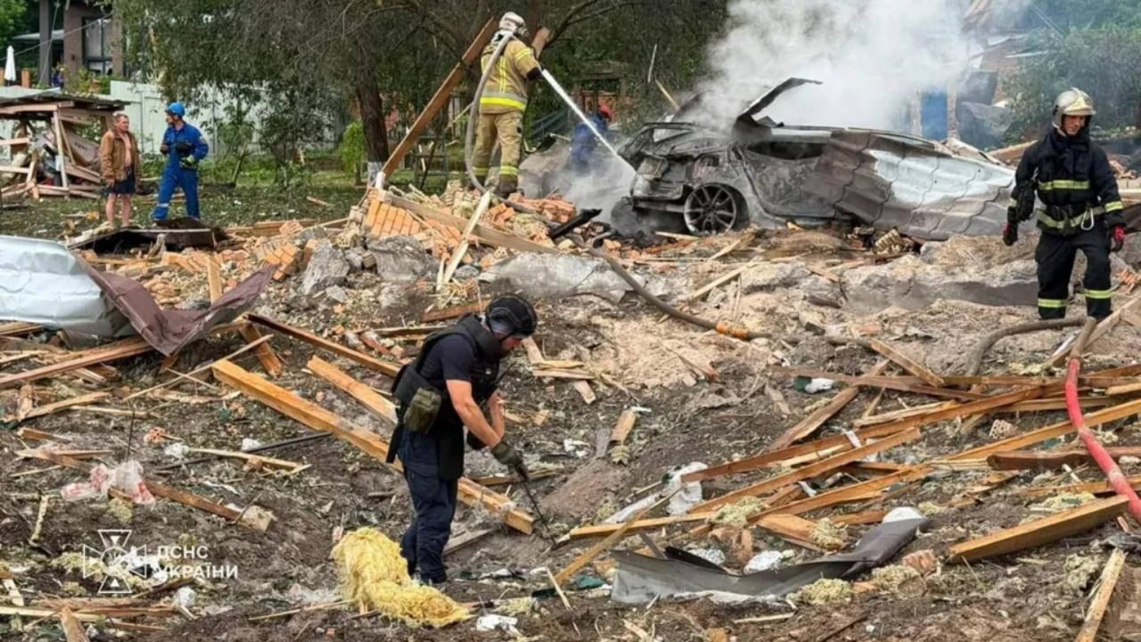 Rusia breshëri sulmesh me raketa në Ukrainë  15 persona të vrarë  mbi 100 të tjerë të plagosur