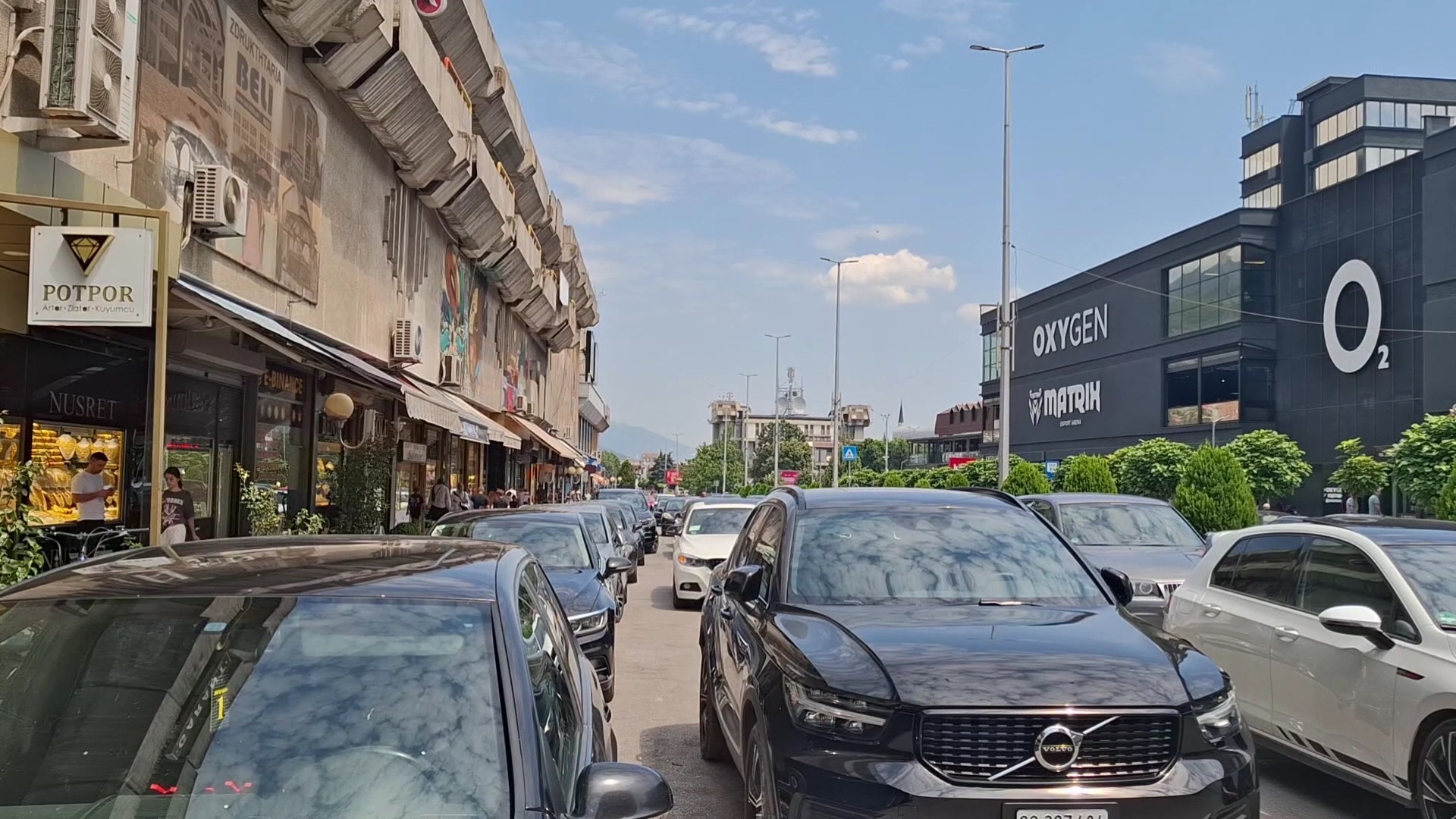 Tetovë  komuna mbetet me një  merimangë  për parkimet