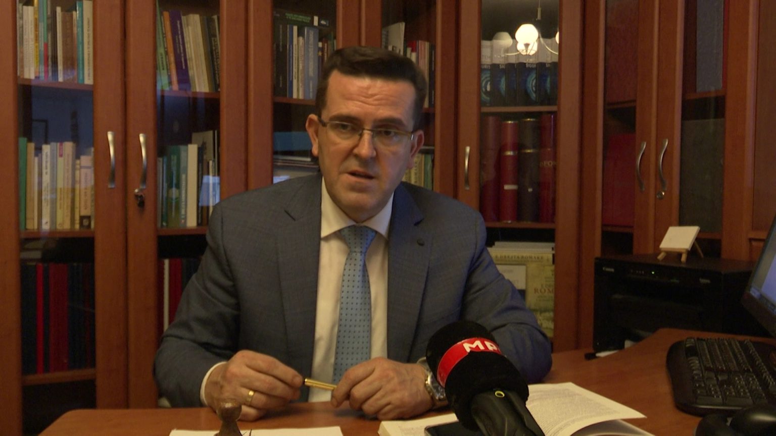 Kodi i ri zgjedhor mbetet i bllokuar  Selmani  BE kërkon funksionimin e shtetit ligjor