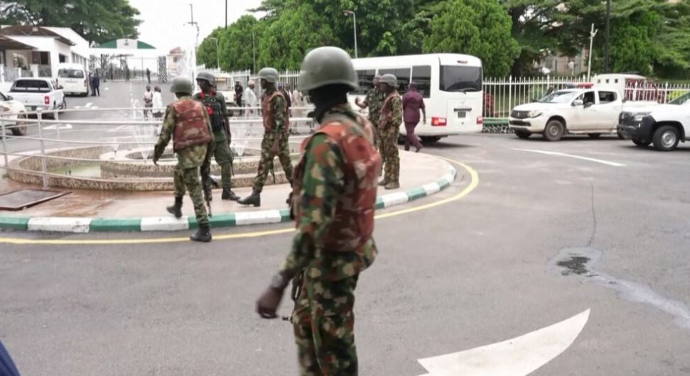 Nigeri  shpëtohen 300 persona të rrëmbyer  Goditet një bazë e militantëve xhihadistë